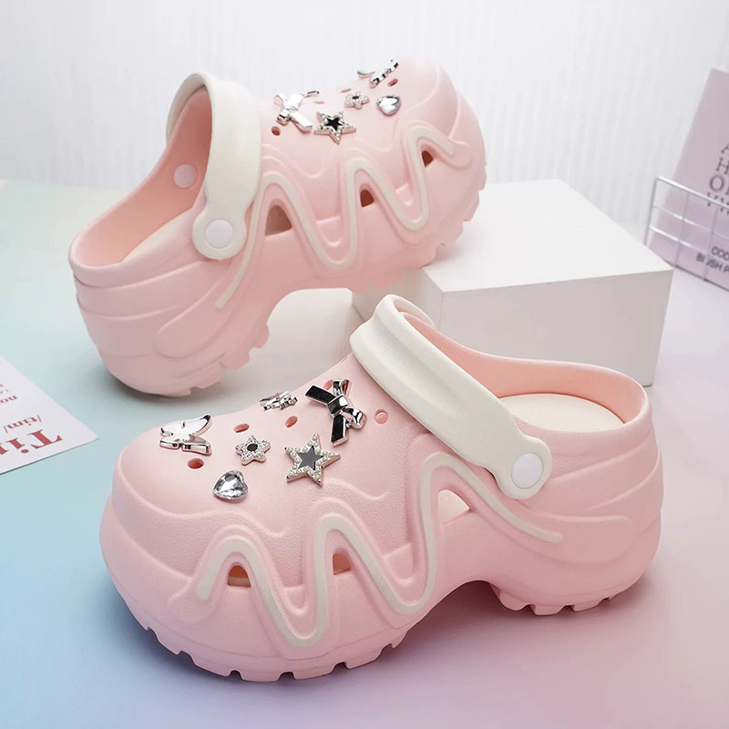 1764387732415220.jpg 雅购特拖鞋