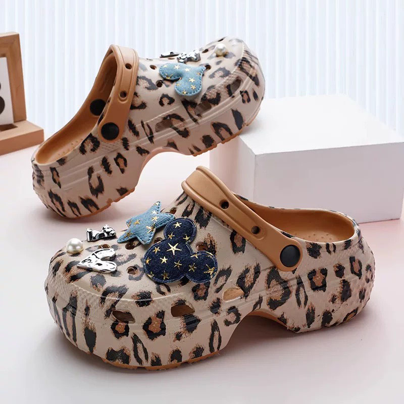 1764388672109331.jpg 雅购特拖鞋