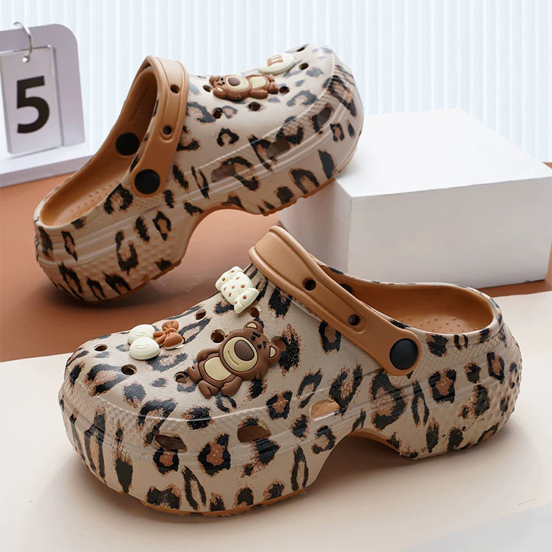 1764388684890439.jpg 雅购特拖鞋