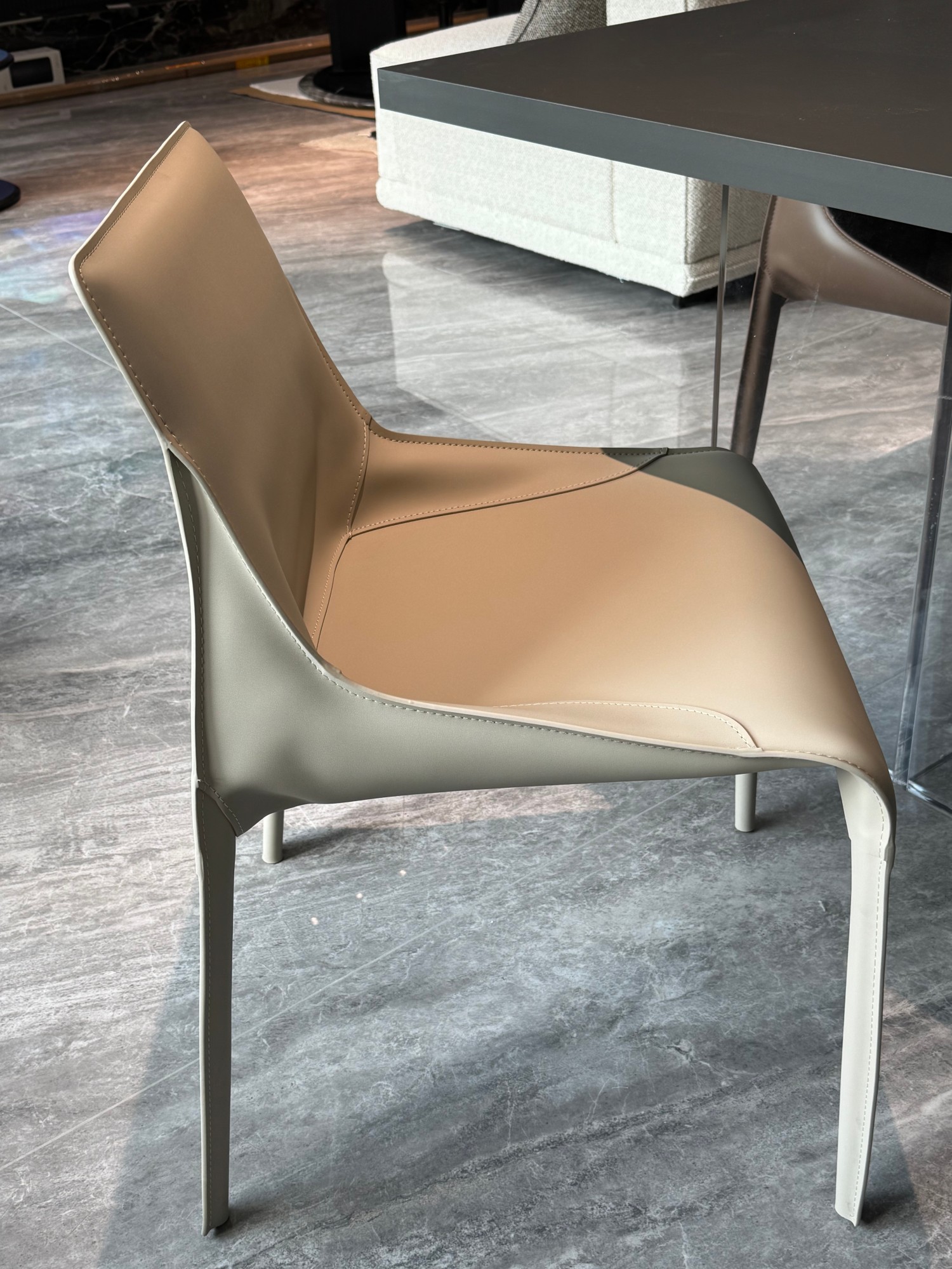 佛山市吉吉菲尚家具有限公司