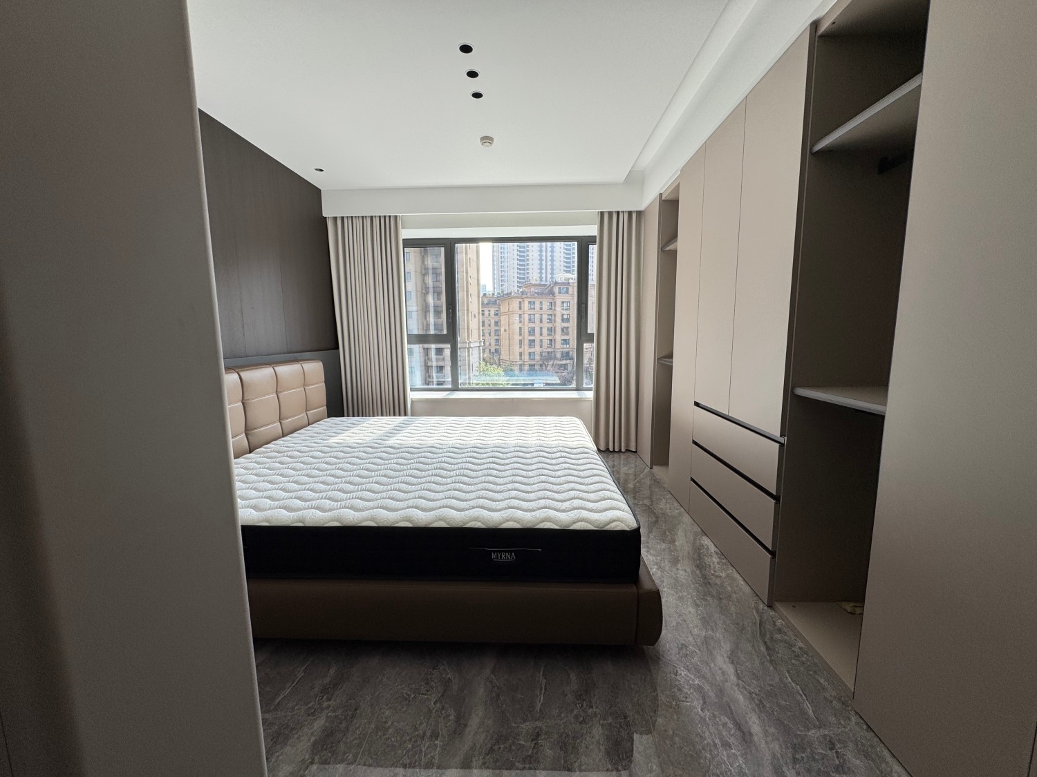 佛山市吉吉菲尚家具有限公司