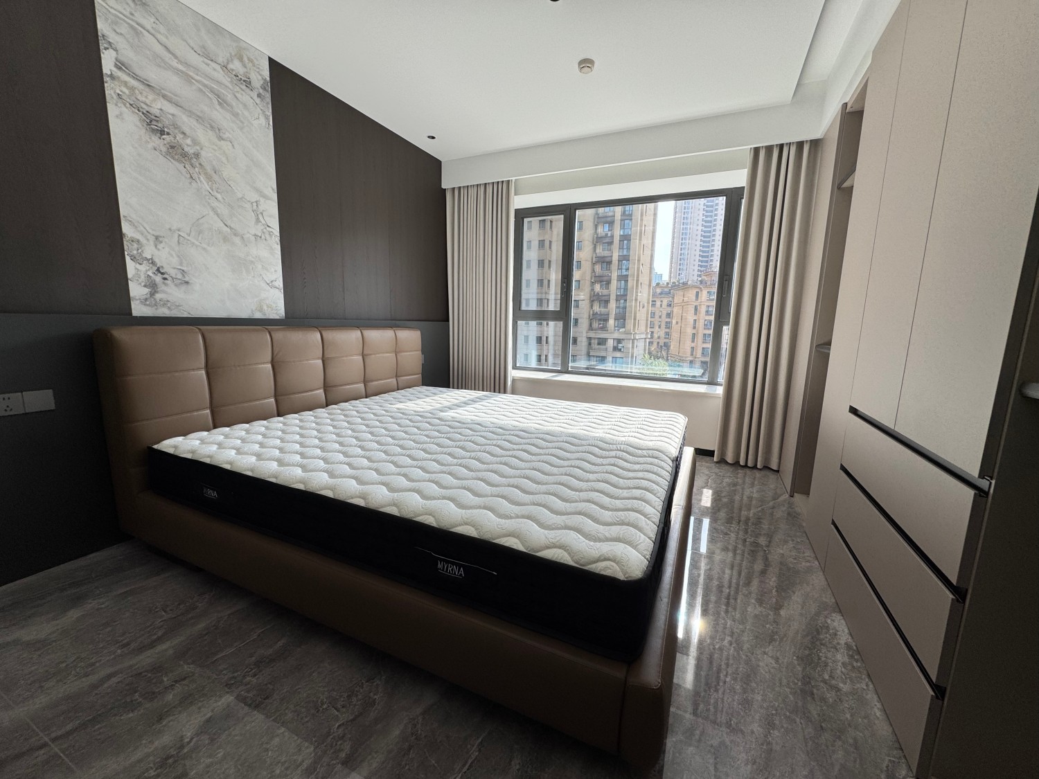 佛山市吉吉菲尚家具有限公司