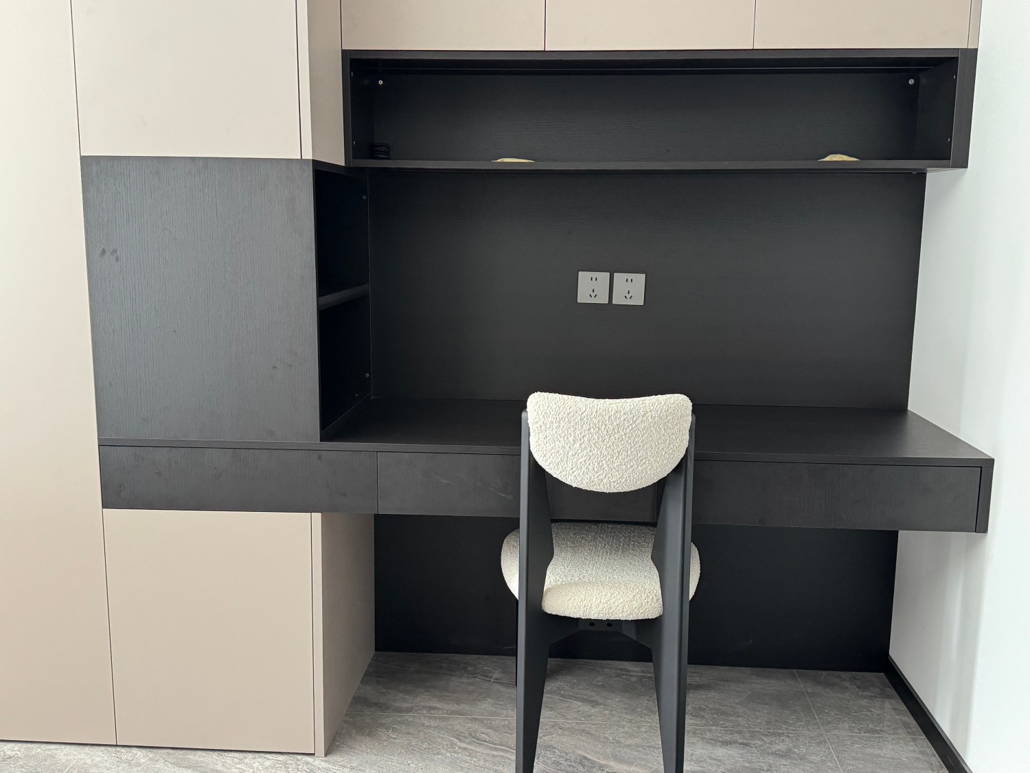 佛山市吉吉菲尚家具有限公司