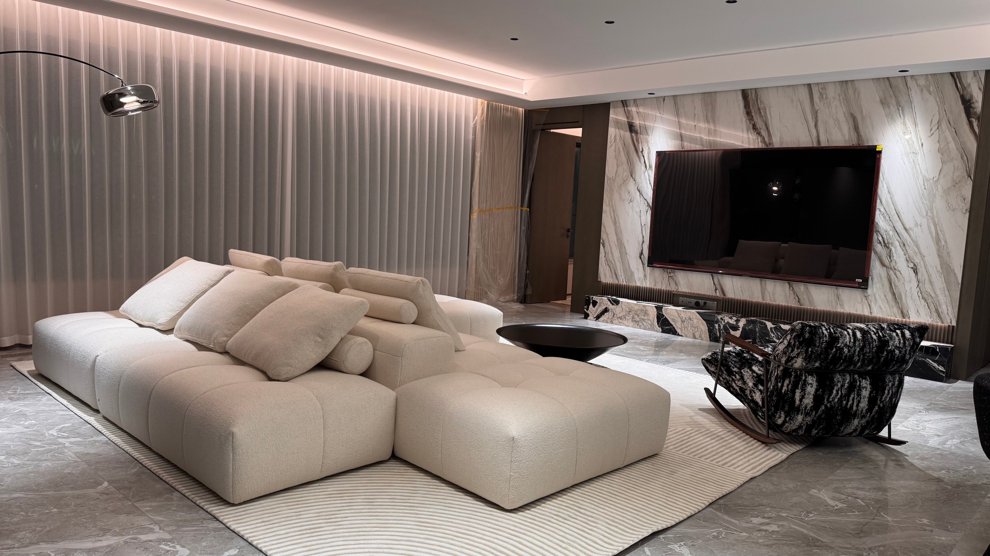 佛山市吉吉菲尚家具有限公司