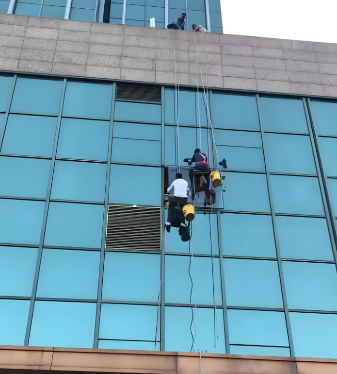 玻璃幕墙漏水维修