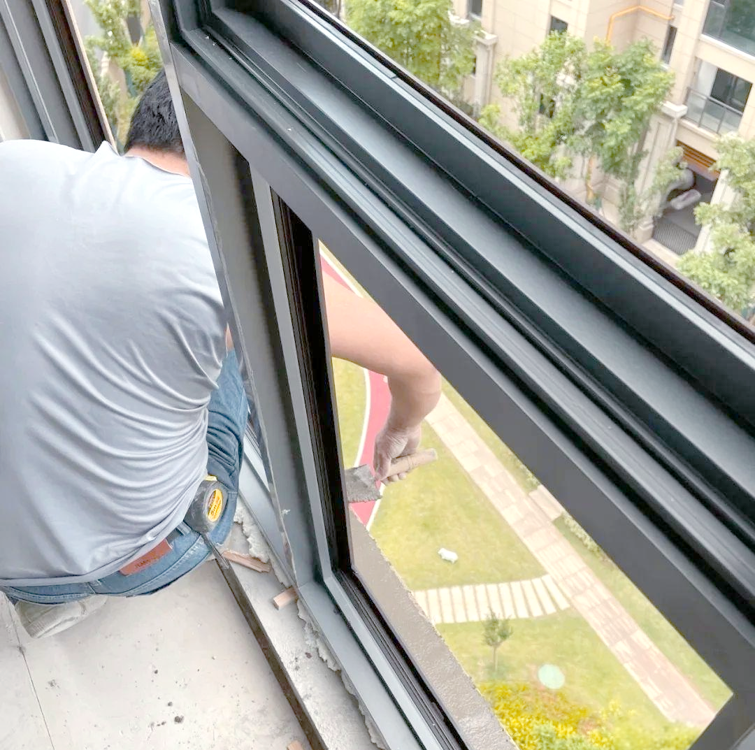 窗户漏水维修