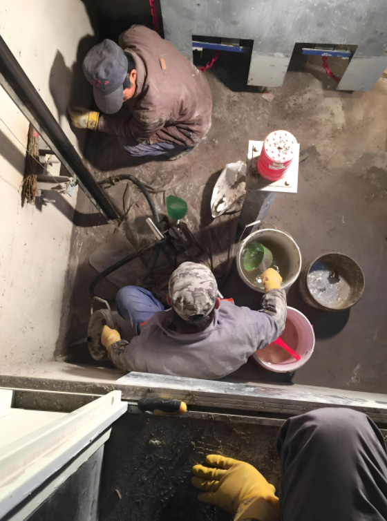 电梯井漏水维修