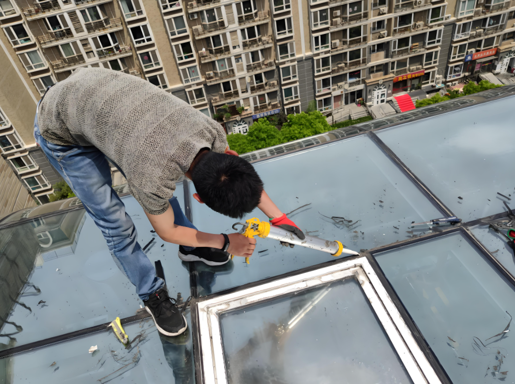 阳光房漏水维修