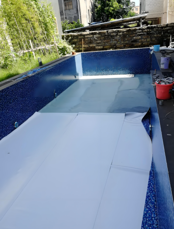 游泳池漏水维修