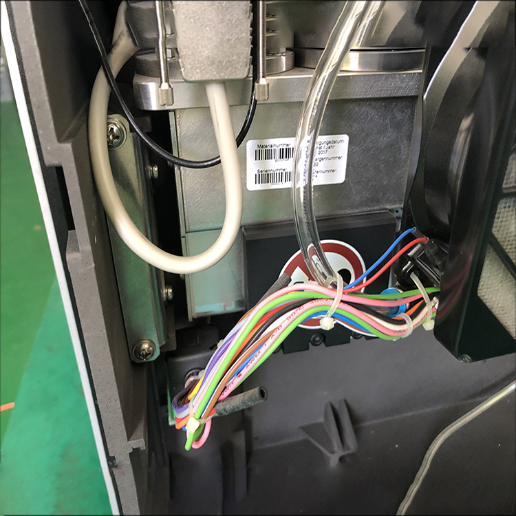 1764645359294372.jpg 莱宝L300检漏仪维修