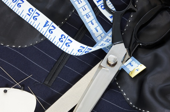 1764762445608656.png 定制裁缝:为什么在快时尚时代它依然是黄金标准