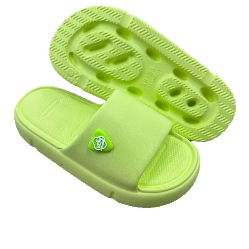 1764894994419192.jpg 雅购特拖鞋