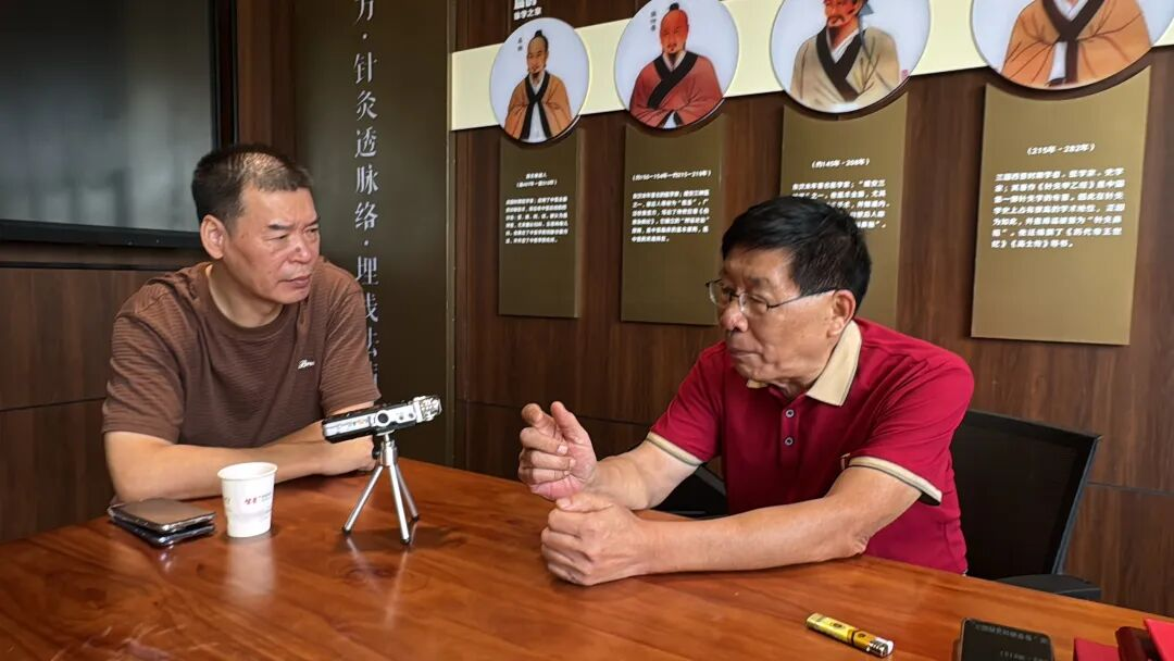 1765005384797778.png 大公鸡报晓