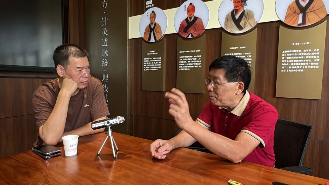 1765005423743855.png 大公鸡报晓