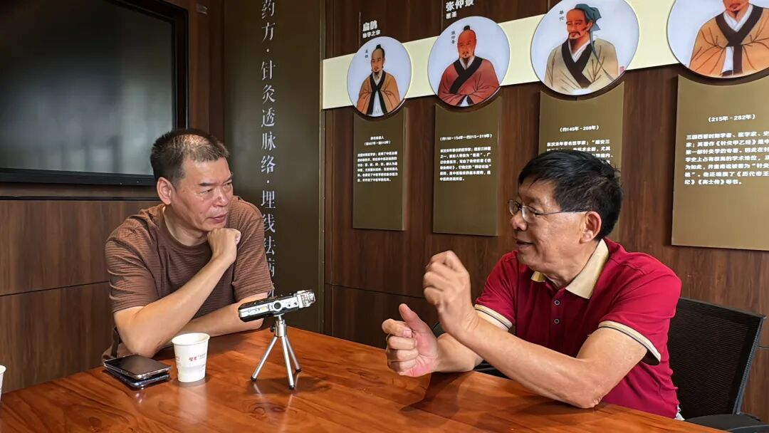 1765005547424356.png 大公鸡报晓