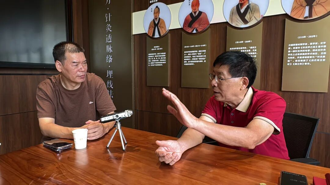 1765005621553817.png 大公鸡报晓