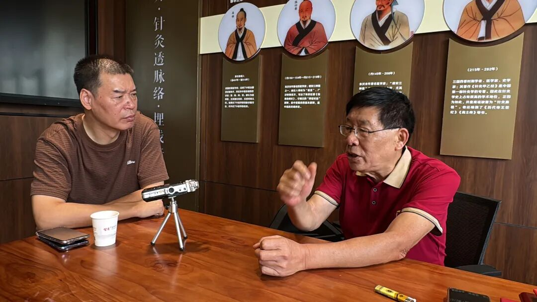 1765005757577983.png 大公鸡报晓