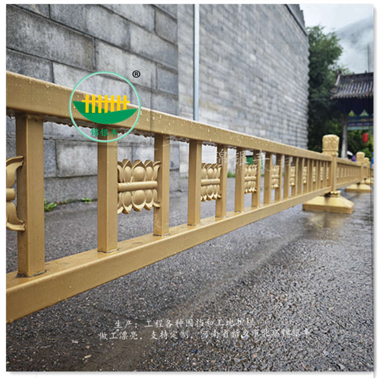 城市道路中央隔離帶綠化護欄.jpg 金屬蓮花護欄