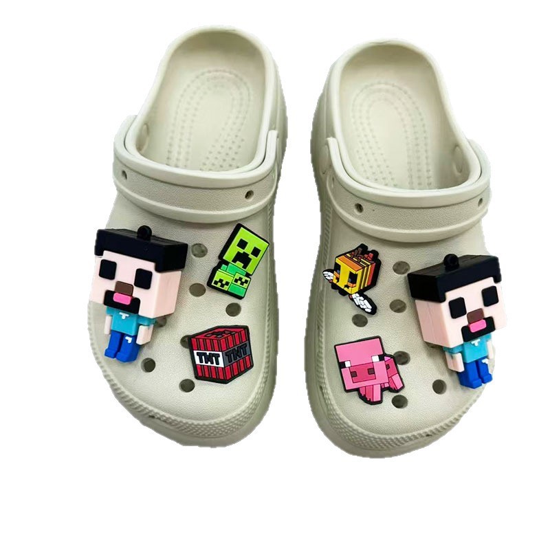 1765358977490860.jpg 雅购特拖鞋