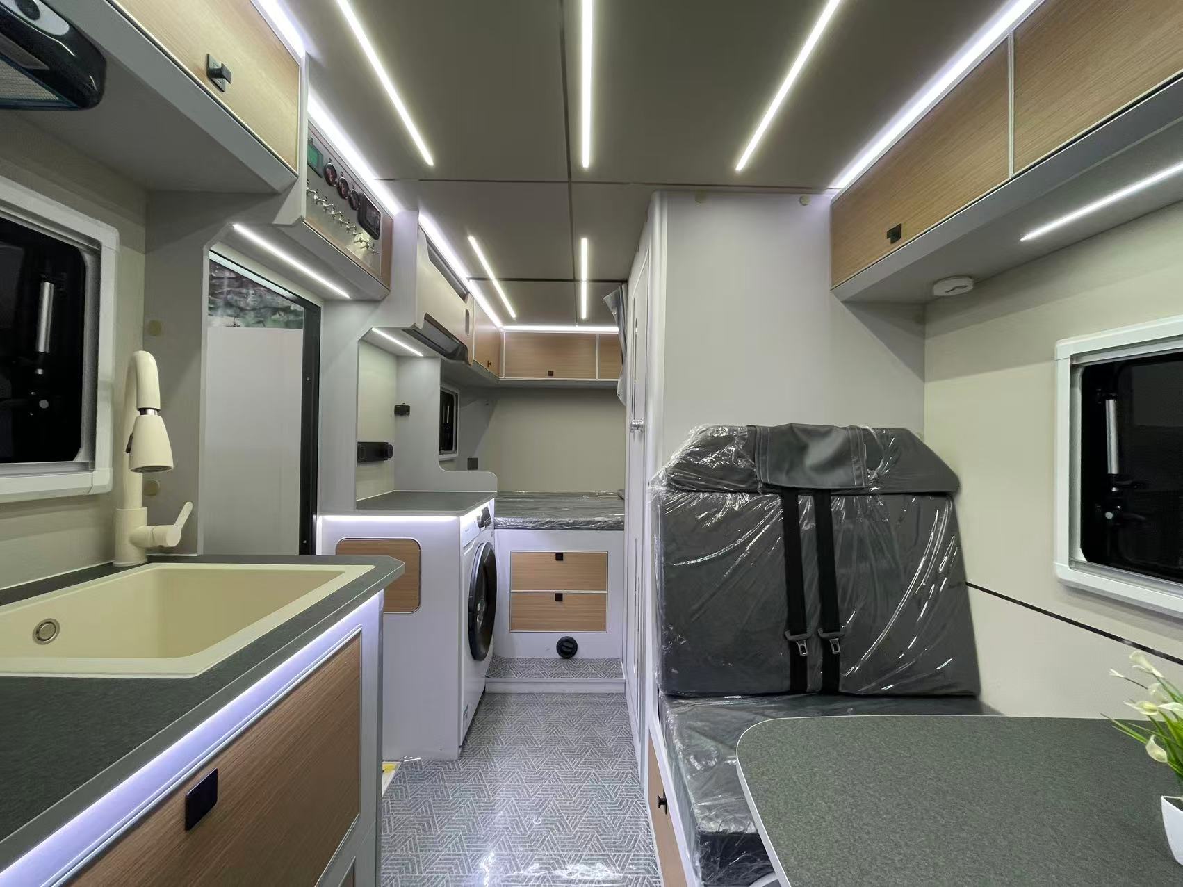 1765422475723140.jpg Foton Omaoke Mobile Container RV