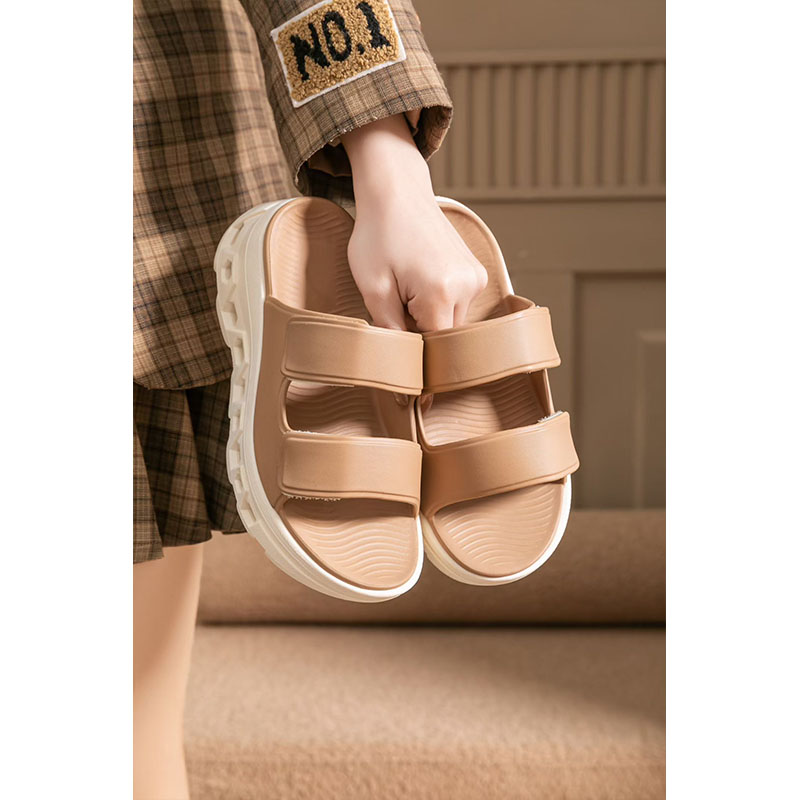 1765502920956179.jpg 雅购特拖鞋