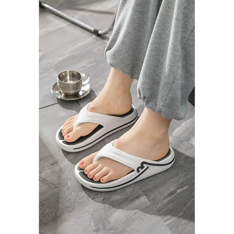 1765505516931456.jpg 雅购特拖鞋