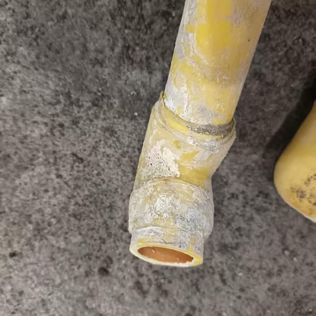 成都，冠城花园2期2栋，困扰客户好几年漏水问题终于处理