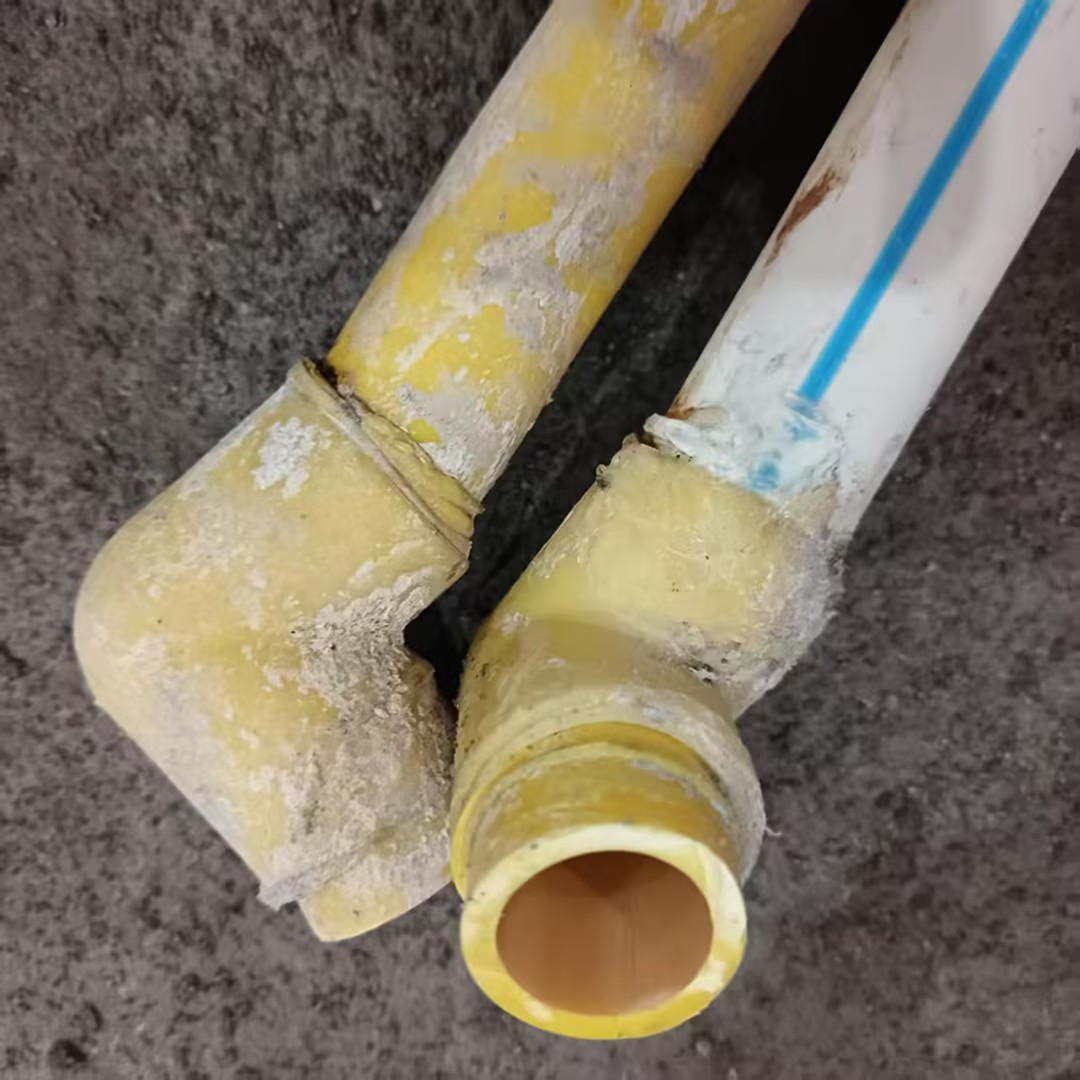 成都，冠城花园2期2栋，困扰客户好几年漏水问题终于处理