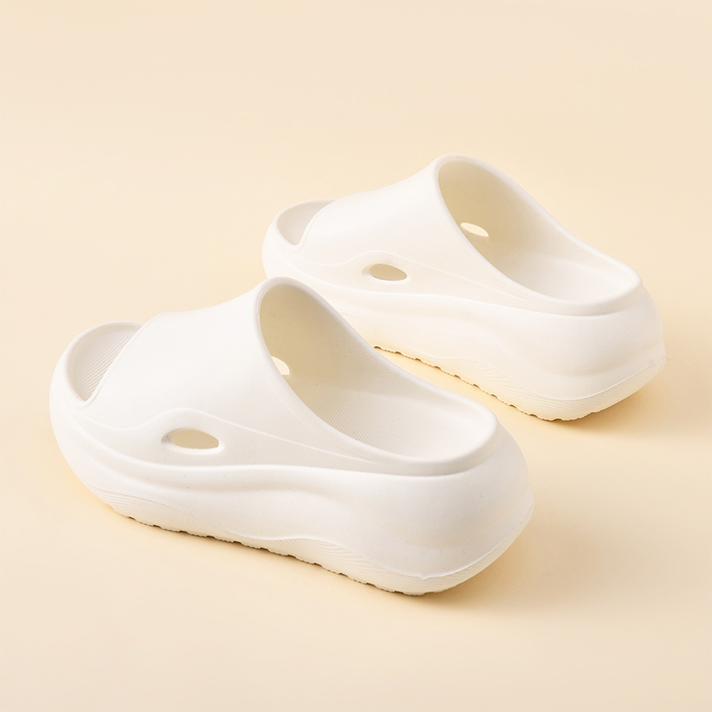 1765943221402942.jpg 雅购特拖鞋