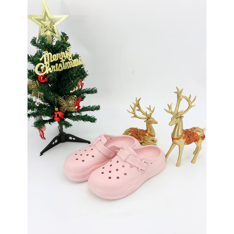 1766021251665851.jpg 雅购特拖鞋