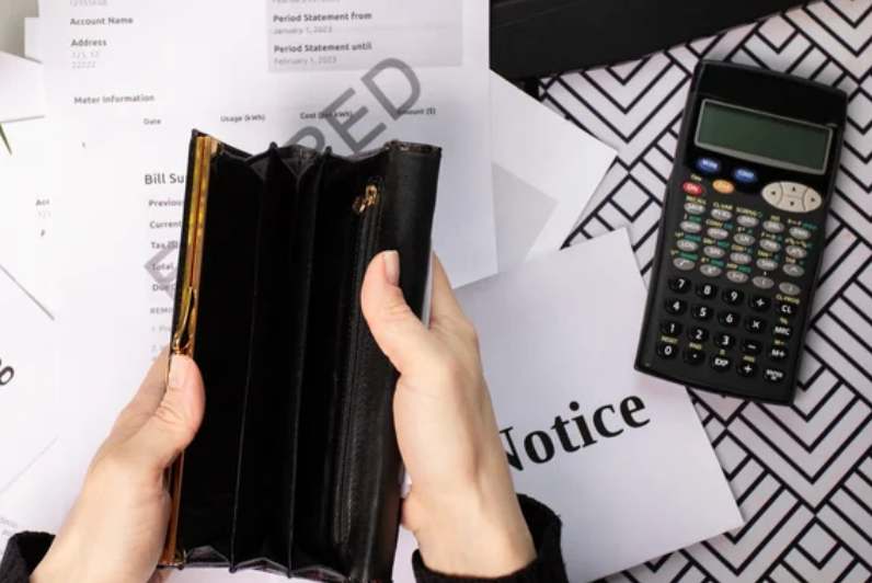 当未付余额被送交催收时会发生什么？