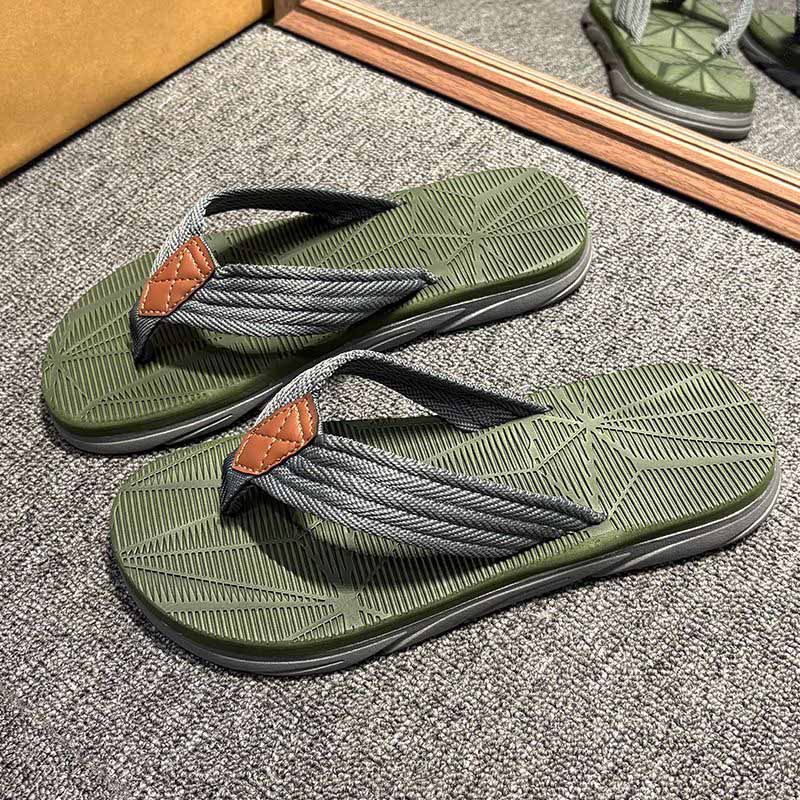 1766218870576405.jpg 雅购特拖鞋