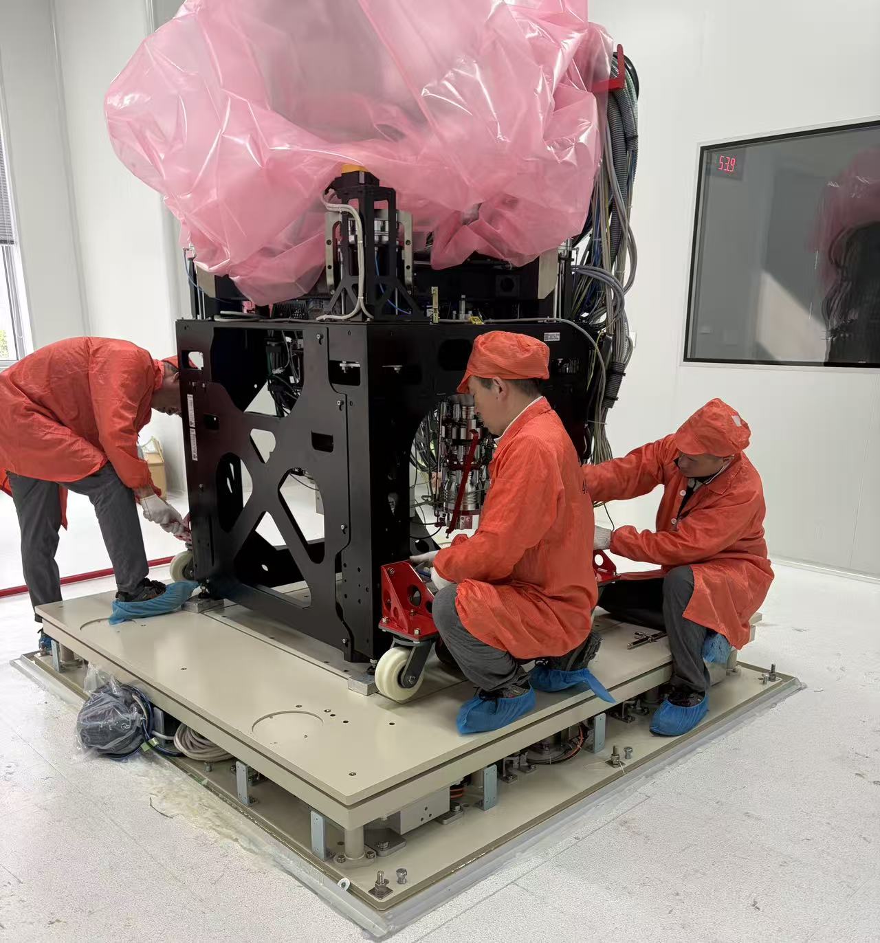 分测实验室设备搬迁-实验室设备吊装服务-亚瑟设备搬迁公司