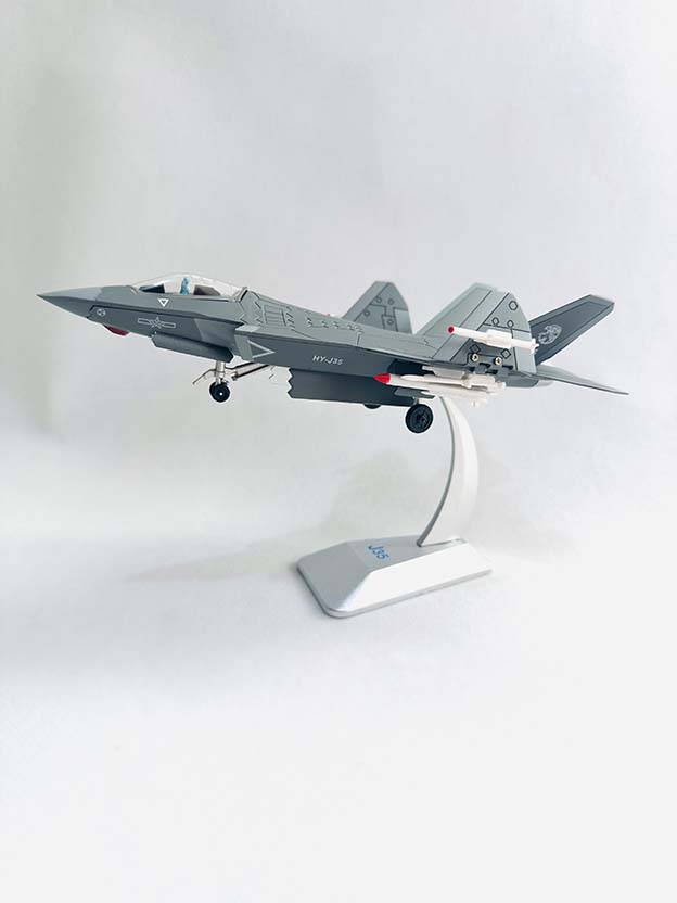 1：100歼35模型