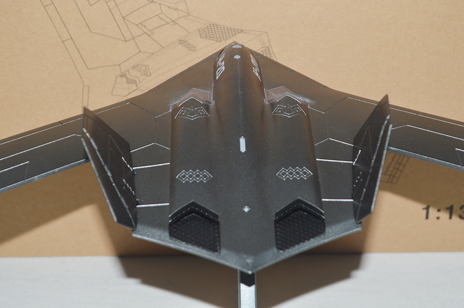 1:130轰20轰炸机模型