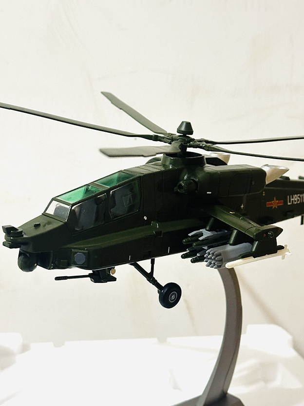 1:48直21武装直升机模型