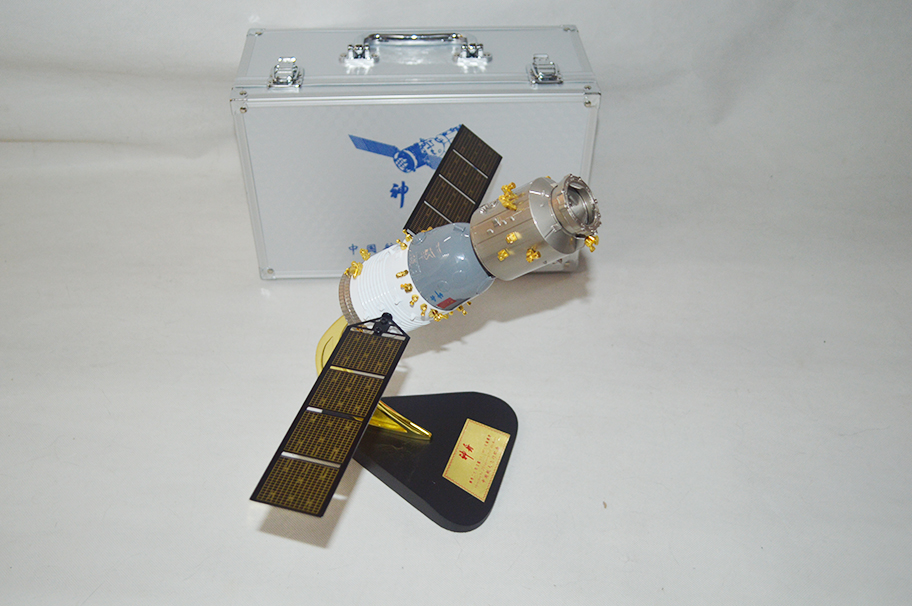 1766564279427213.jpg 1:40神舟二十飞船模型