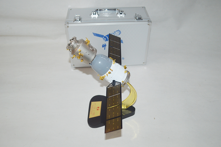 1766564283269507.jpg 1:40神舟二十飞船模型