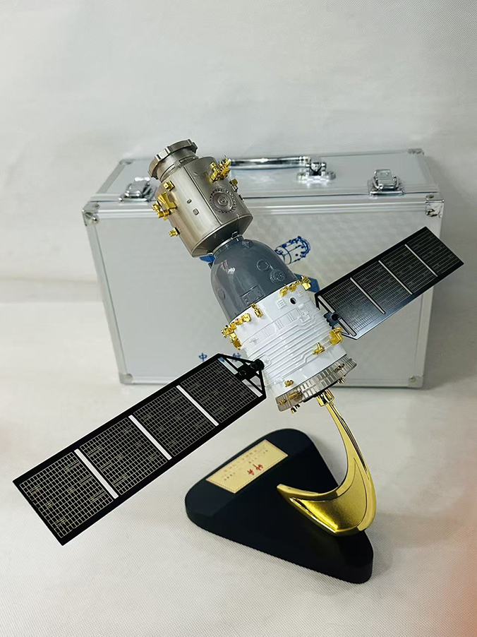 1766564293922286.jpg 1:40神舟二十飞船模型