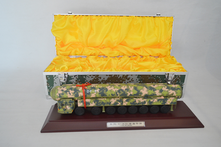 1:40东风61模型