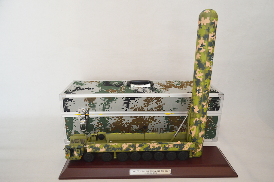 1:40东风61模型