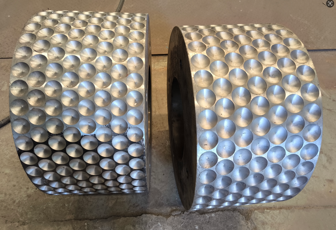 1766721703917654.png 河北对辊厂家货源