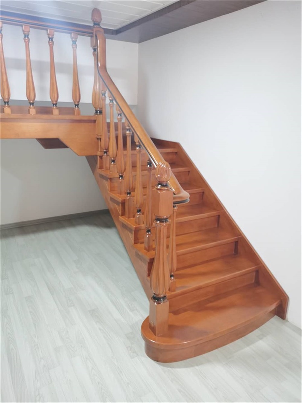 成品楼梯