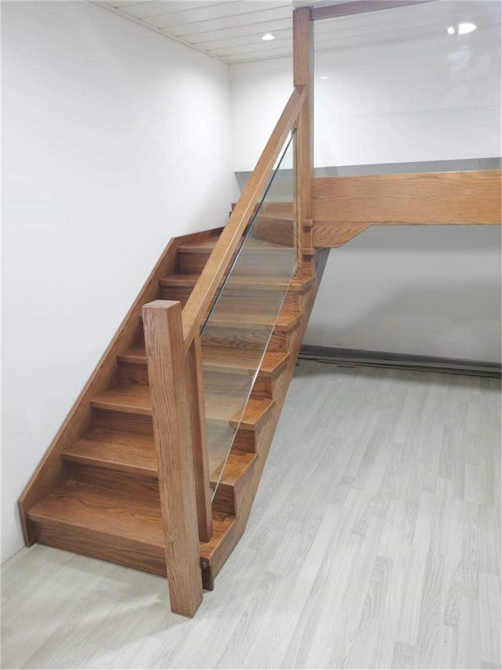 成品楼梯