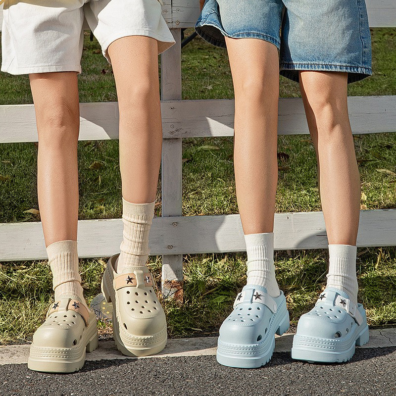 1767001366803069.jpg 雅购特拖鞋