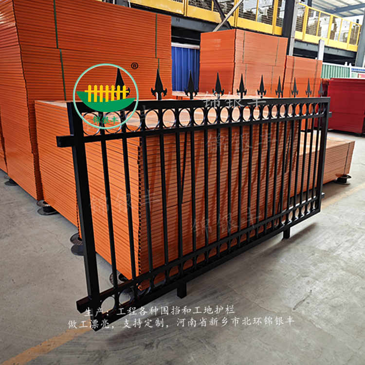 欧式铁艺栏杆.jpg 铁艺防护栏