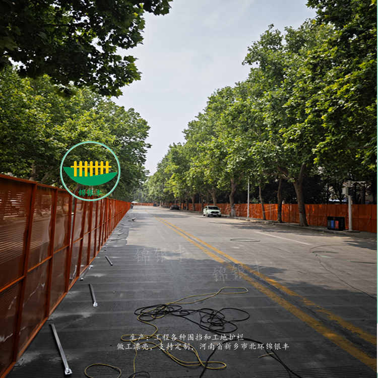 公路铁皮围挡.jpg 防风围挡