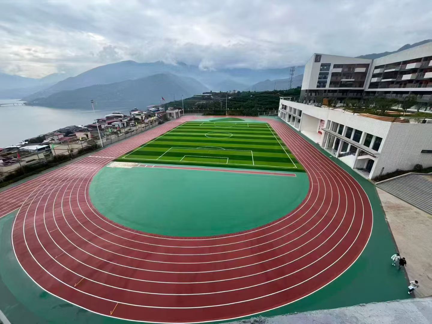 塑胶跑道