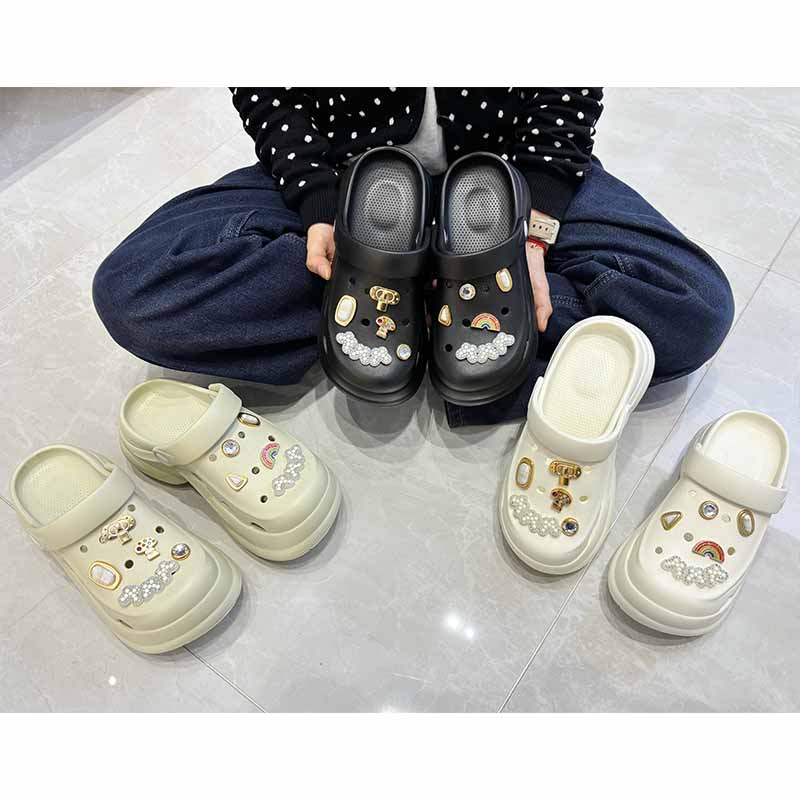 1767748267937805.jpg 雅购特拖鞋