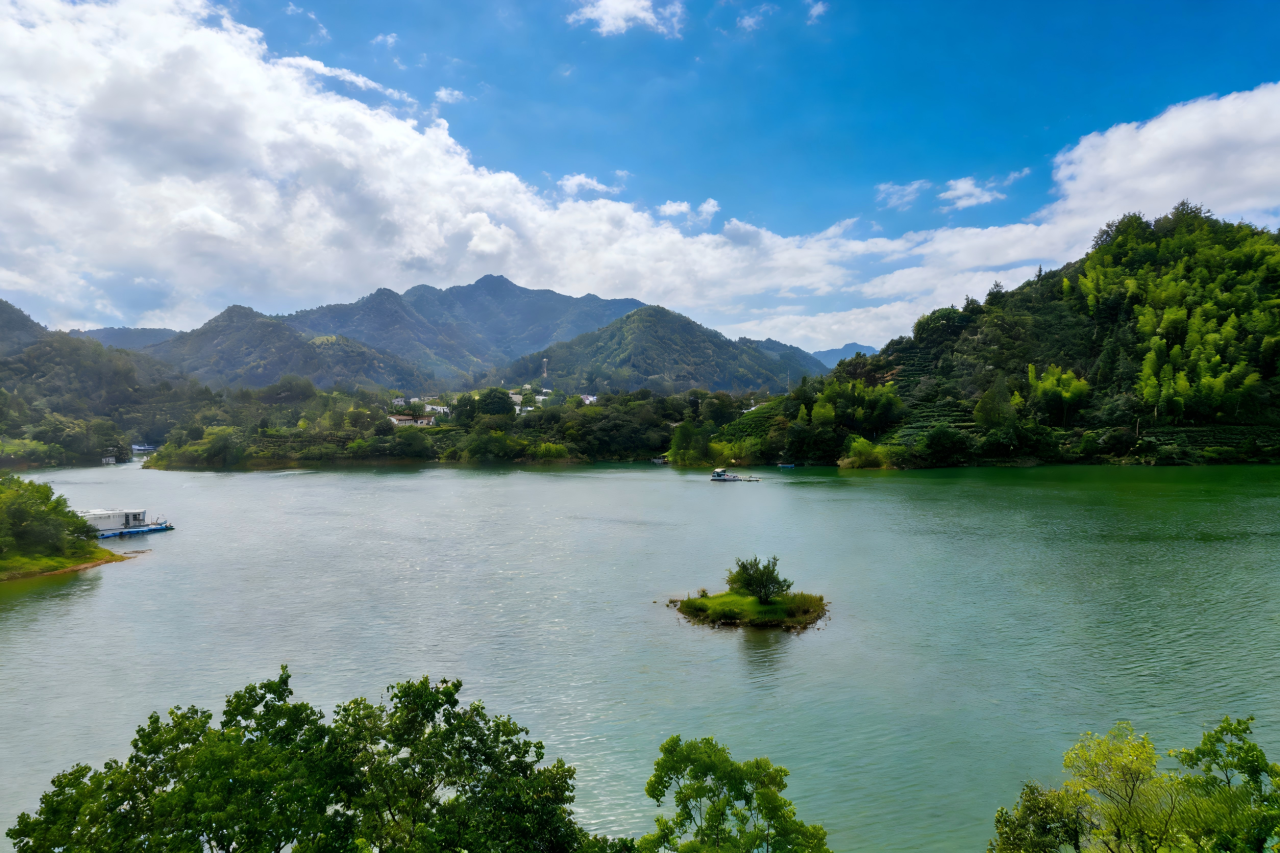 1767748749463849.png 江淮河汉是也 日月星辰系焉——雷克环境董事长吴敬东2026新年献词